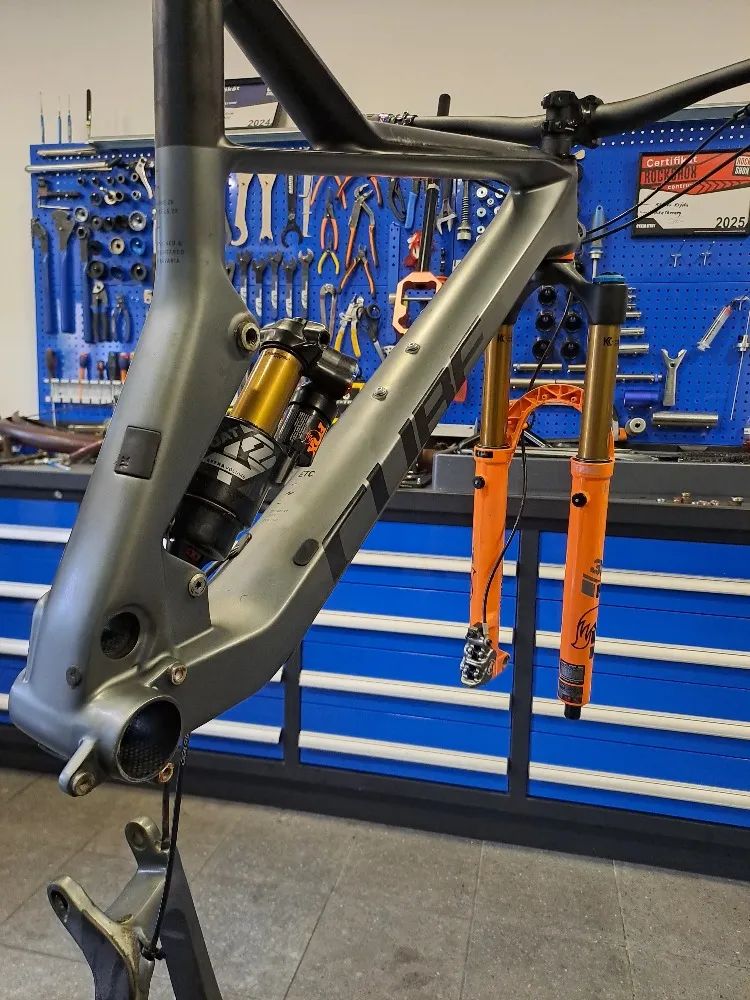 TOP enduro kolo Cube Stereo / velikost L / 29er / kolo po kompletním servisu včetně odpružení FOX