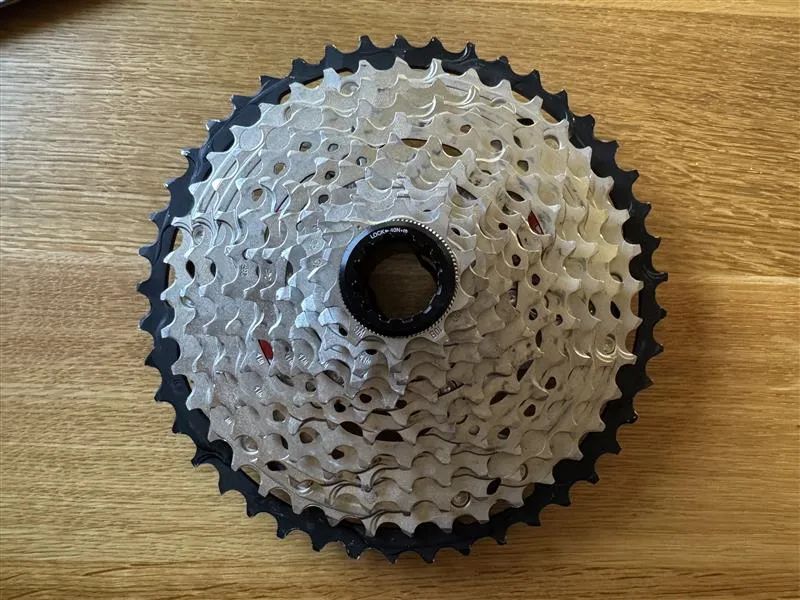 Kazeta SHIMANO SLX 12s 10-45T - v podstatě nová, cena včetně dopravy do Z-BOXU (CS-M7100 typ)