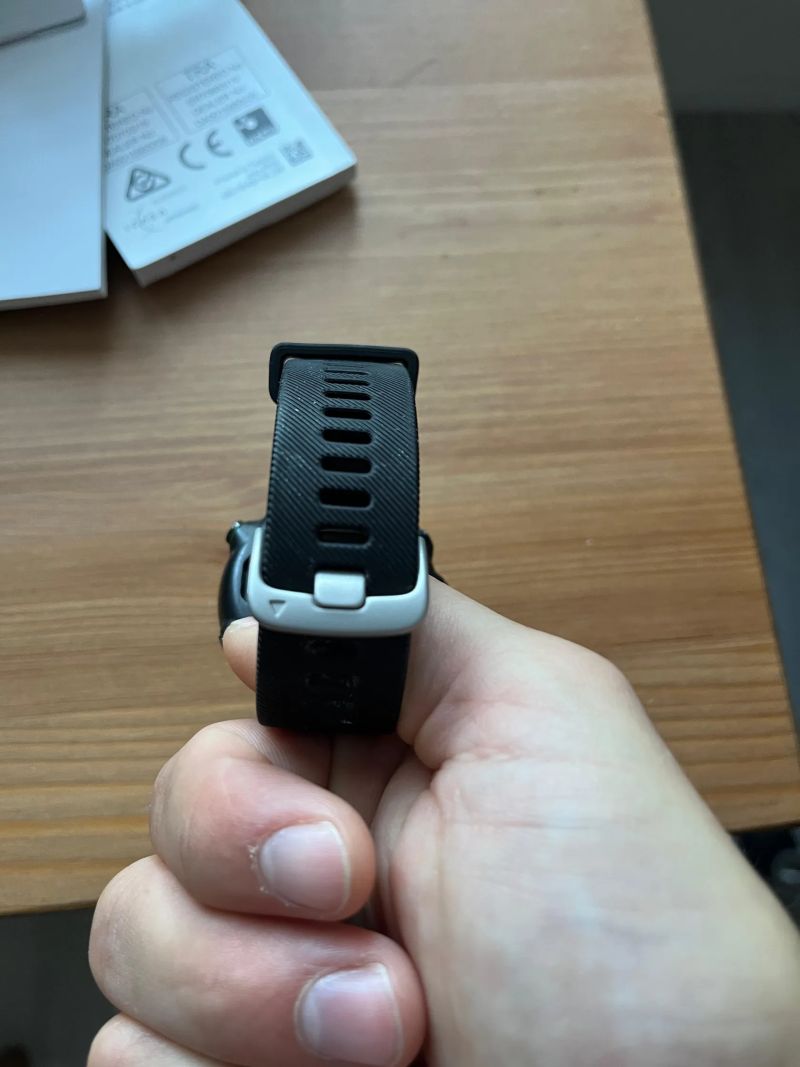 PRODÁM GPS hodinky Garmin Forerunner 45 - černé