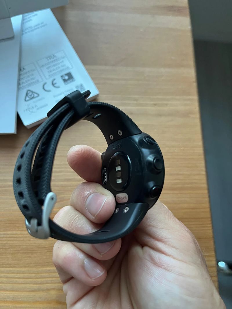PRODÁM GPS hodinky Garmin Forerunner 45 - černé