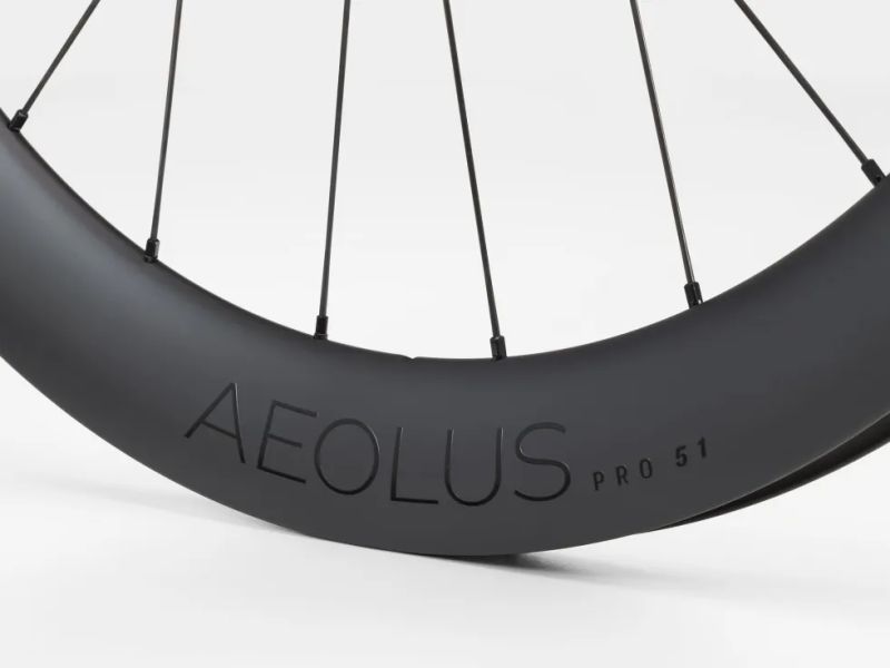 SET Bontrager Aeolus Pro 51 TLR HG – karbonová silniční kola
