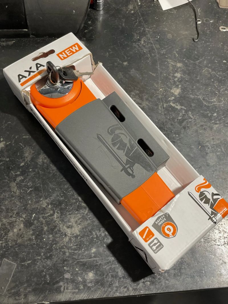 AXA toucan 80