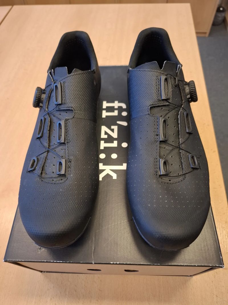 Fizik Tempo Decos Carbon 44