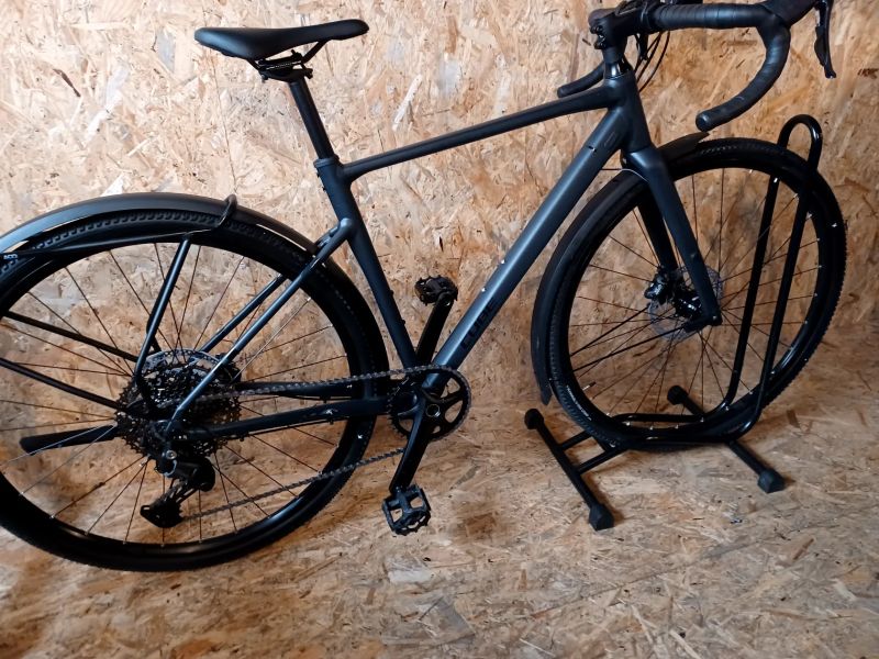 Gravel CUBE NUROAD PRO FE night´n´black 2025, velikost S