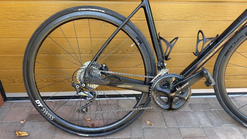 Silniční kolo Planet X – karbonový rám velikost L + prémiová karbonová kola DT Swiss PRC 1400