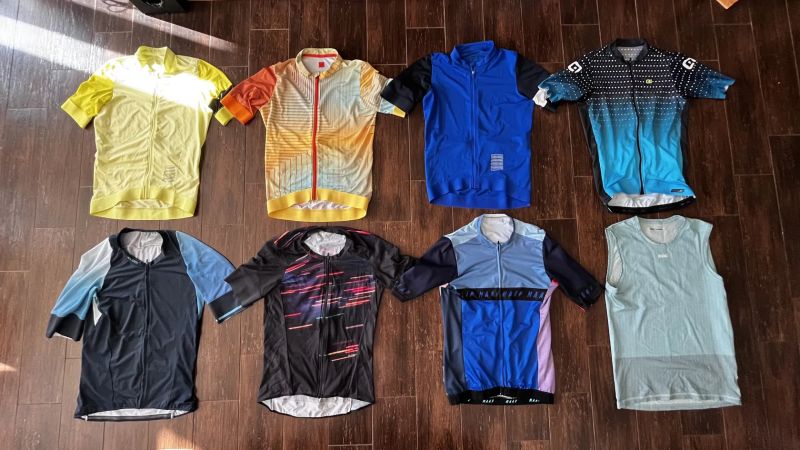 dresy atd. ( Rapha, Maap, ALÉ, POC, Sugoi, Pearl Izumi, Agu, Santini)