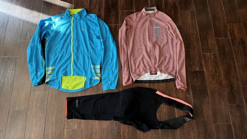 dresy atd. ( Rapha, Maap, ALÉ, POC, Sugoi, Pearl Izumi, Agu, Santini)