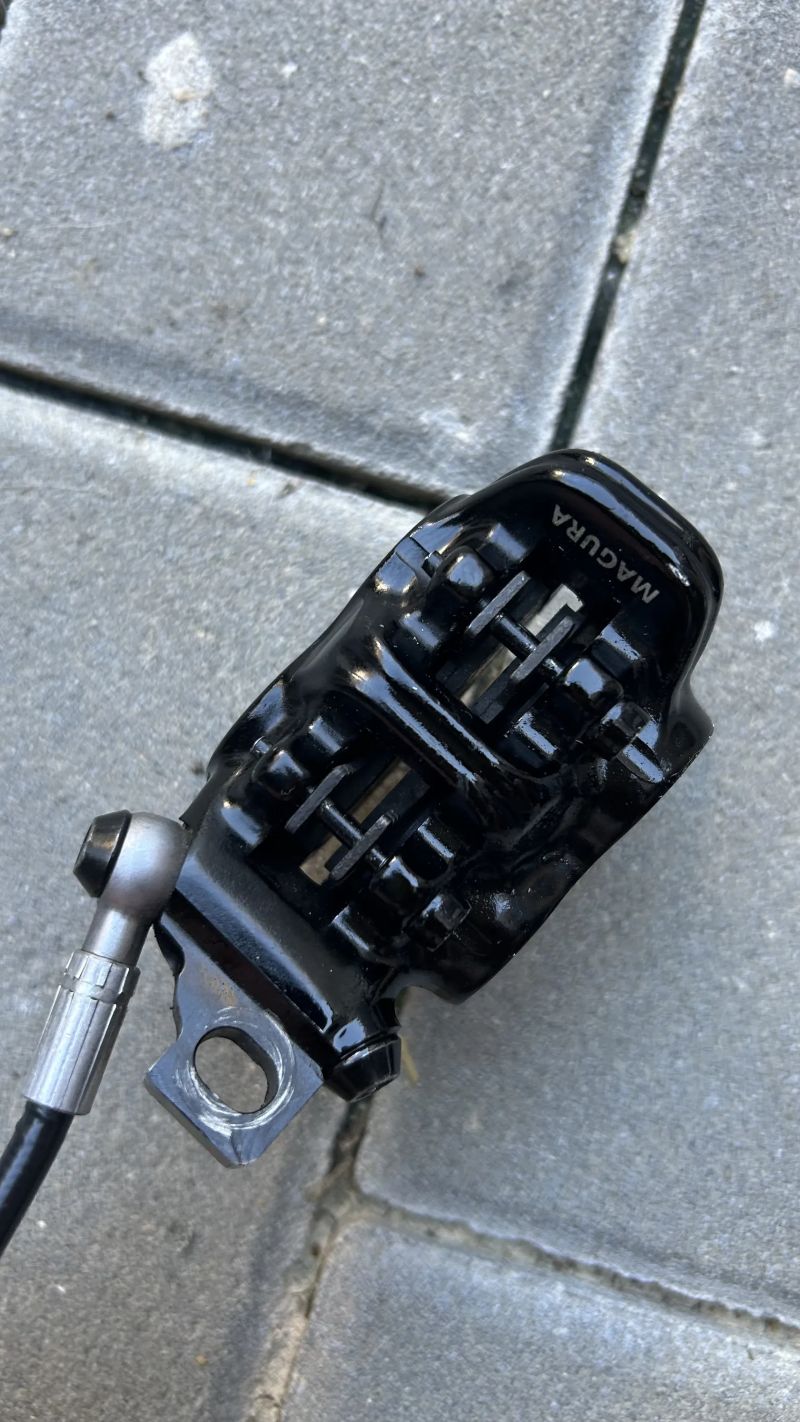 Magura MT5 třmeny