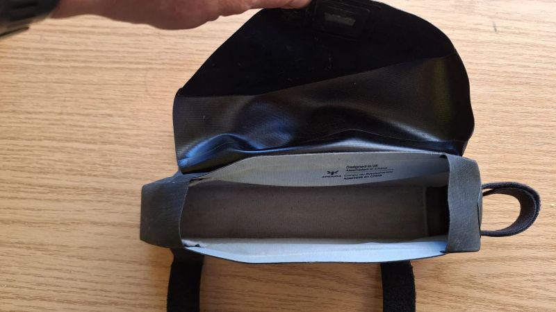 Apidura Racing top tube pack rámová brašna 1l 
