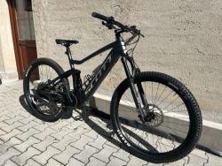 Scott Strike Eride
