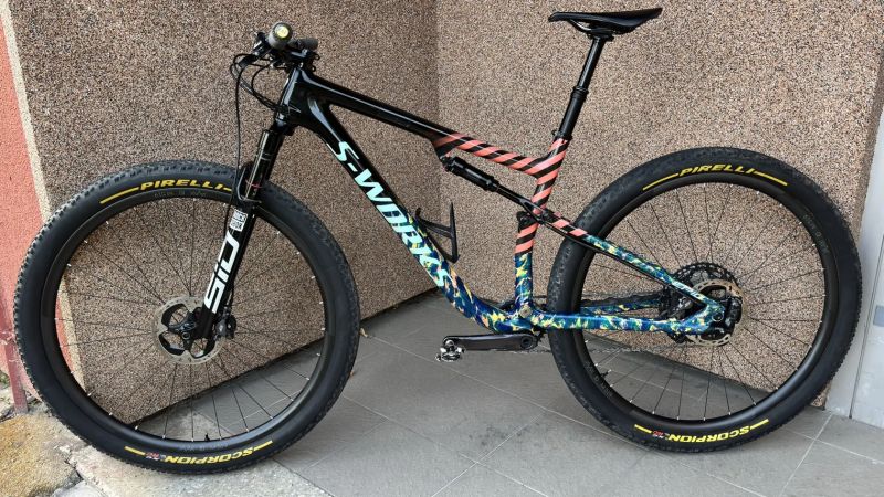 S-Works Epic L - Karbon kola DT Swiss 240, SID Ultimate