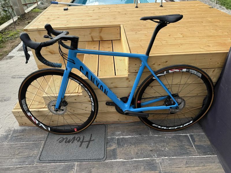 Canyon Ultimate CF SL 8 (Ultegra), vel. M (178-184cm)