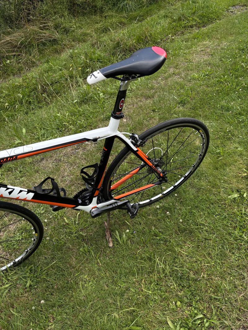 KTM Strada 6000 carbon