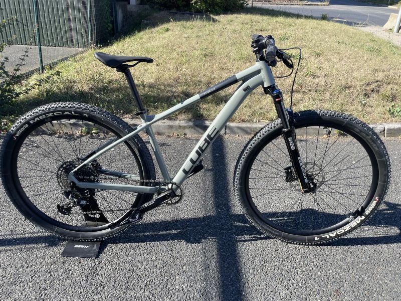 29" Cube Attention, vel. M