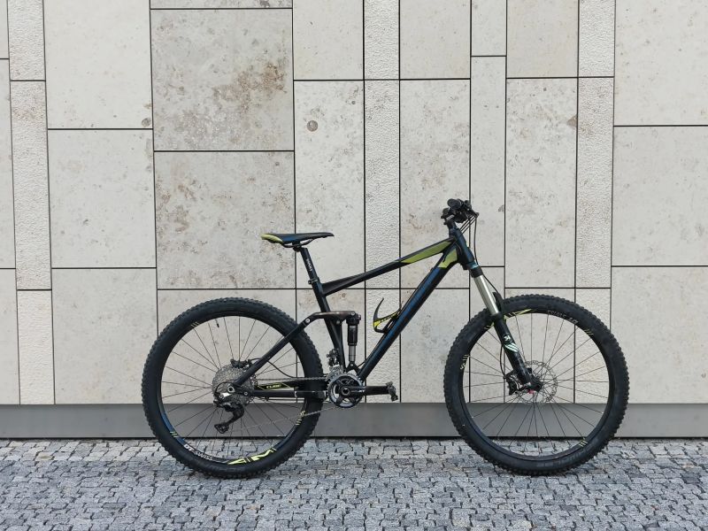 Cube Stereo 140 HPA Race 27,5" vel. L roku 2016