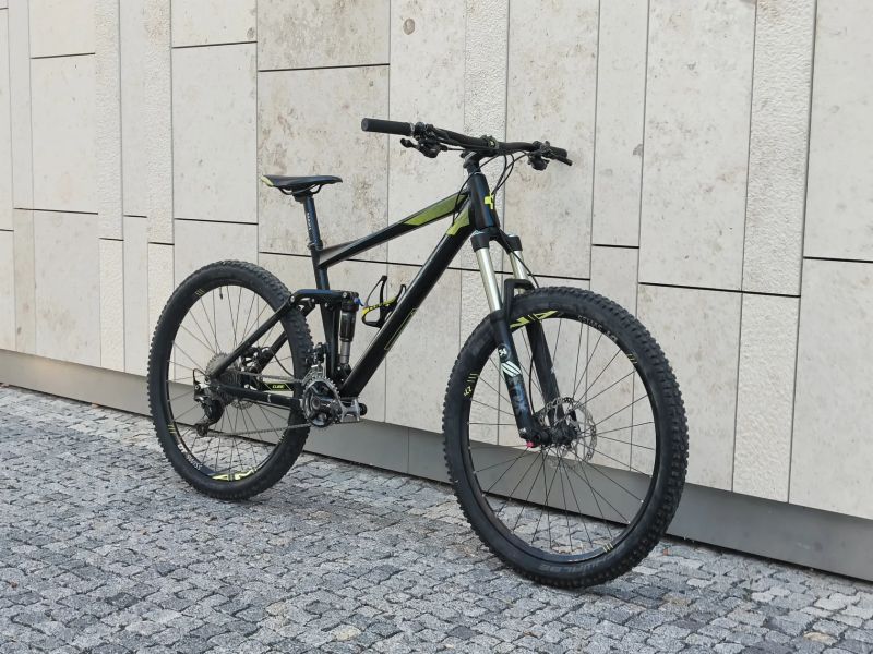 Cube Stereo 140 HPA Race 27,5" vel. L roku 2016