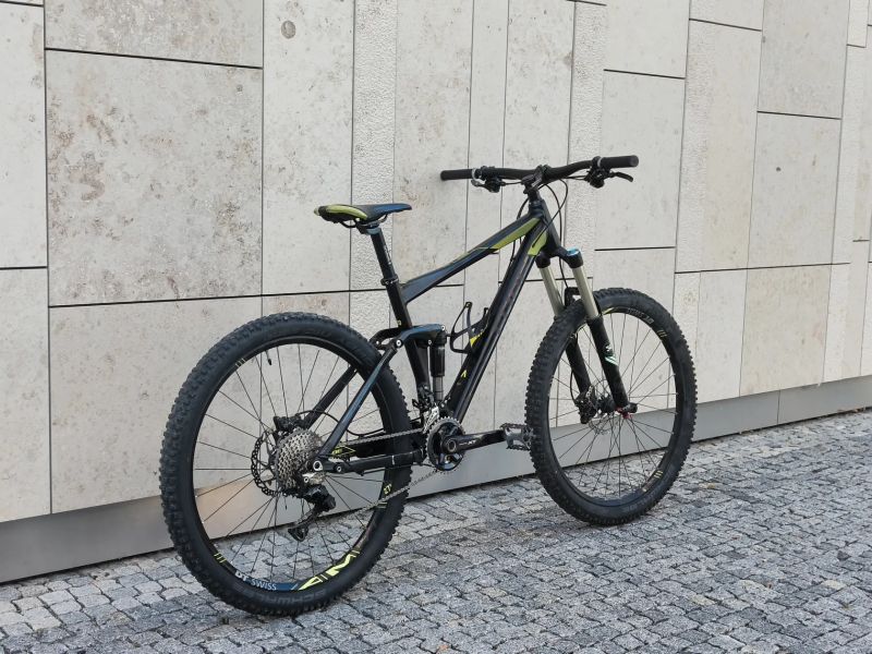 Cube Stereo 140 HPA Race 27,5" vel. L roku 2016