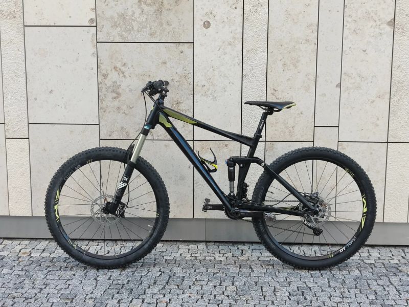 Cube Stereo 140 HPA Race 27,5" vel. L roku 2016
