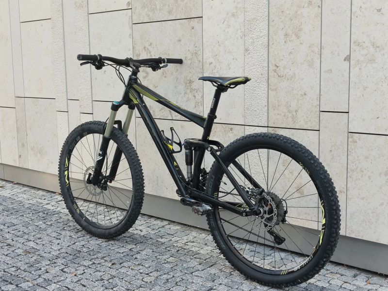 Cube Stereo 140 HPA Race 27,5" vel. L roku 2016