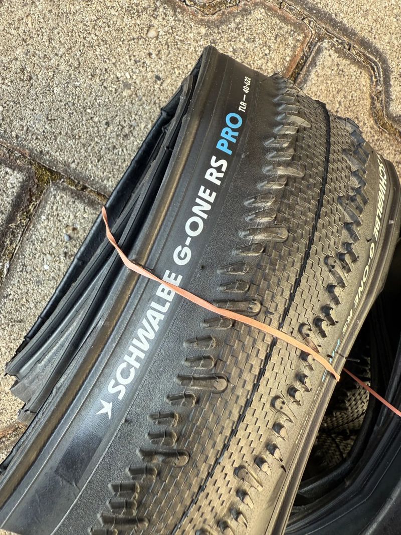Schwalbe G-ONE RS PRO - TLR - 700x40 Nove