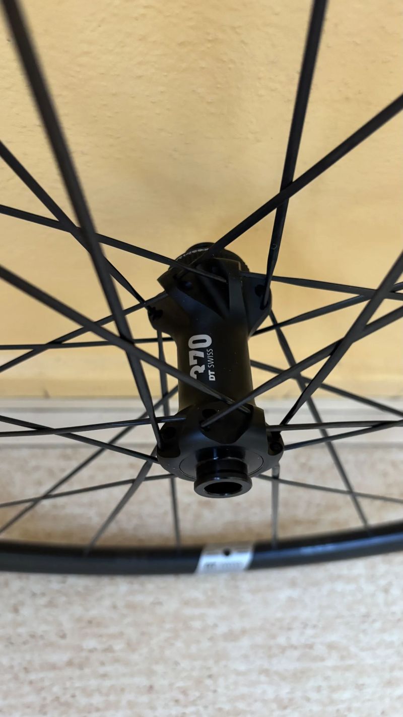 Silniční zapletená kola DT Swiss P1800