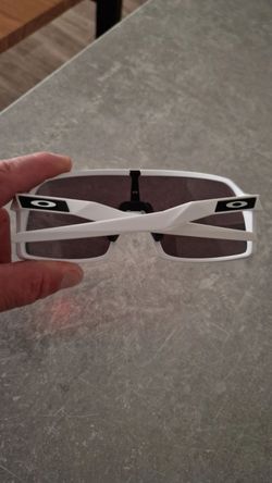 Oakley Sutro 