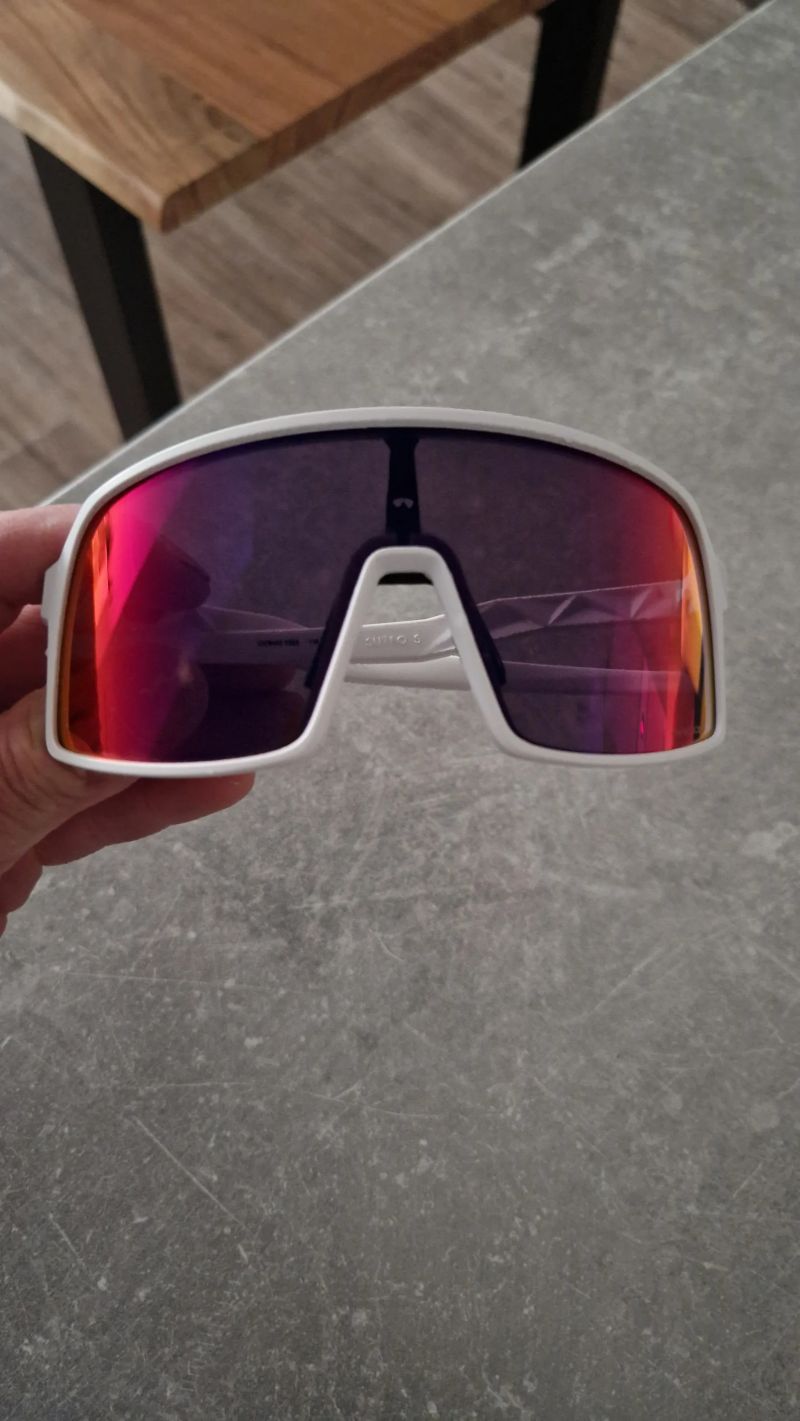 Oakley Sutro 