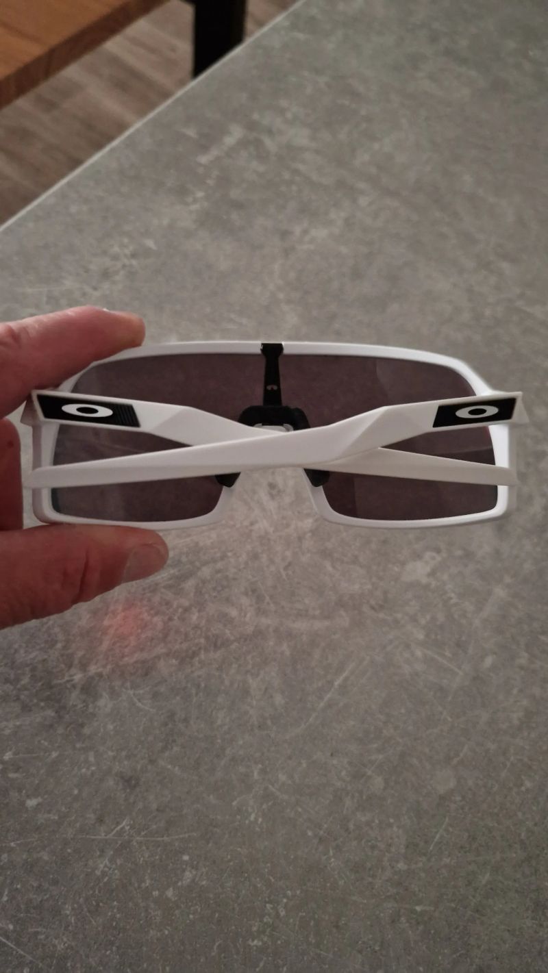 Oakley Sutro 