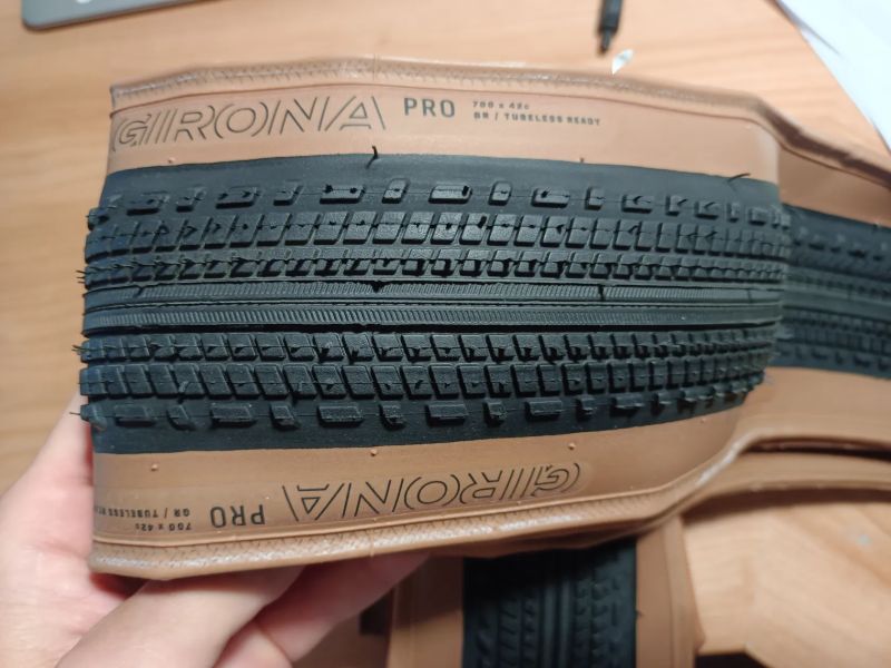 Gravel pláště Bontrager Girona PRO