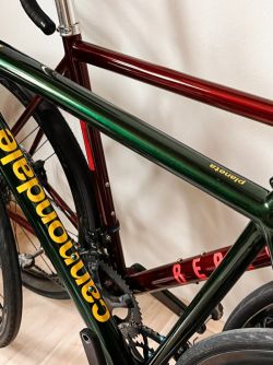 Custom silniční kolo Cannondale SuperSix Hi-Mod váha 5,99 kg 