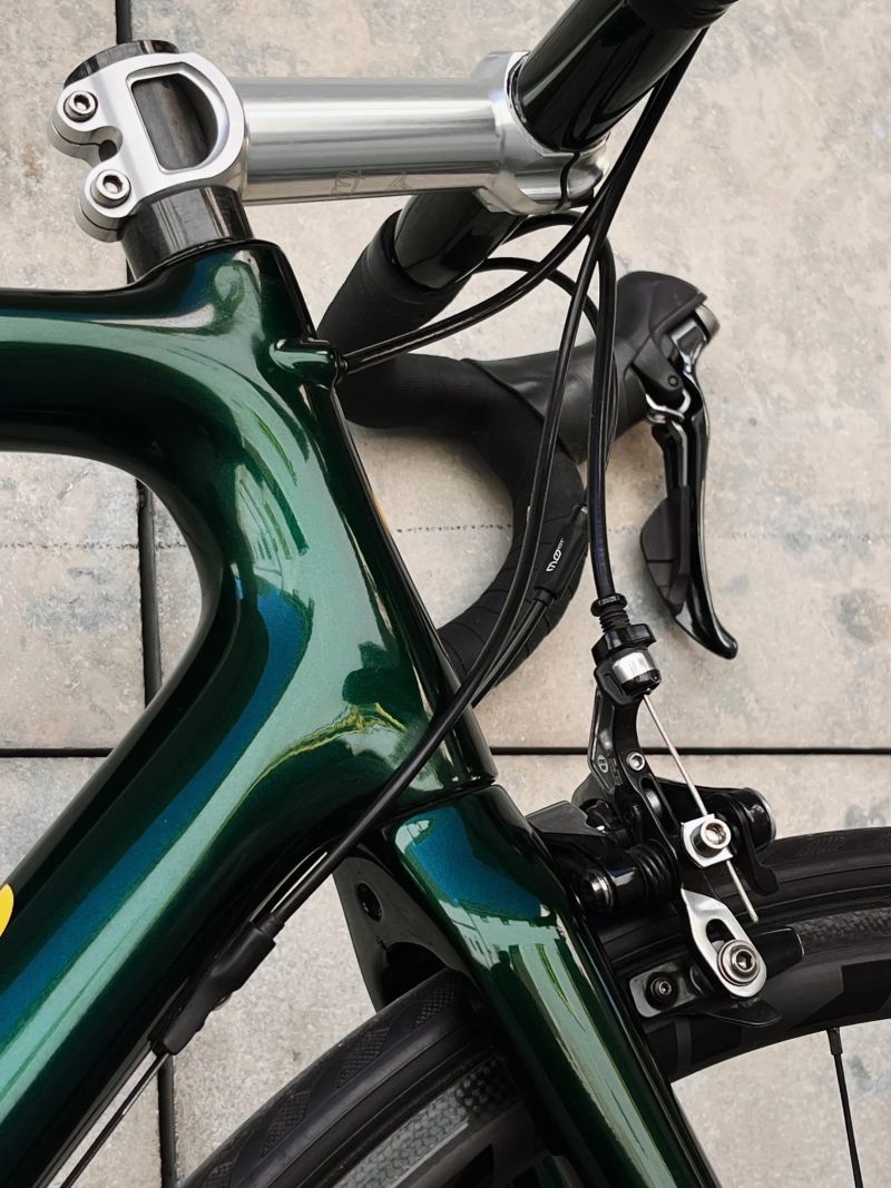 Custom silniční kolo Cannondale SuperSix Hi-Mod váha 5,99 kg 