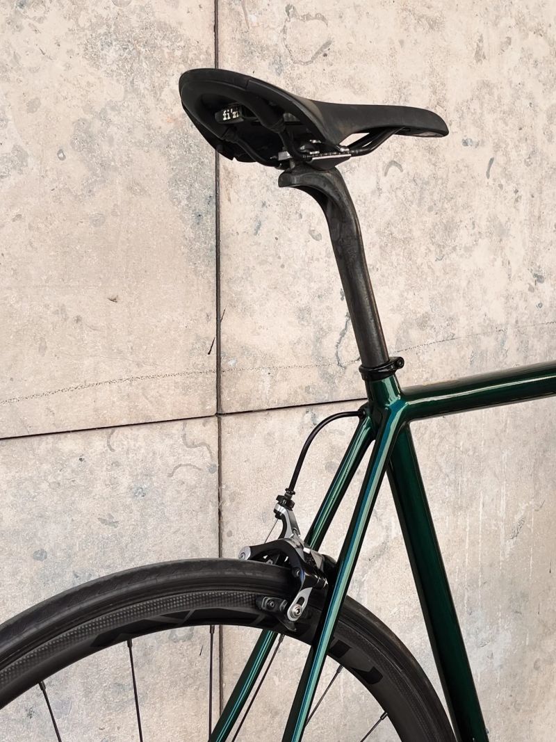 Custom silniční kolo Cannondale SuperSix Hi-Mod váha 5,99 kg 