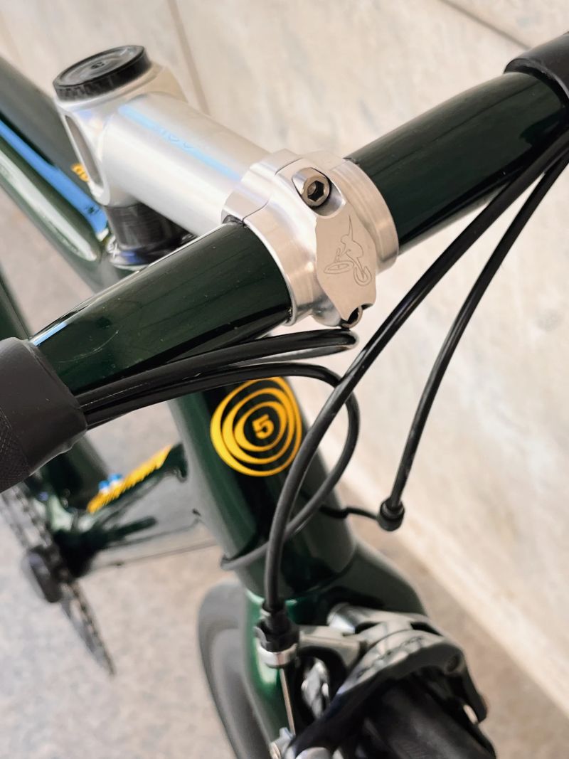 Custom silniční kolo Cannondale SuperSix Hi-Mod váha 5,99 kg 