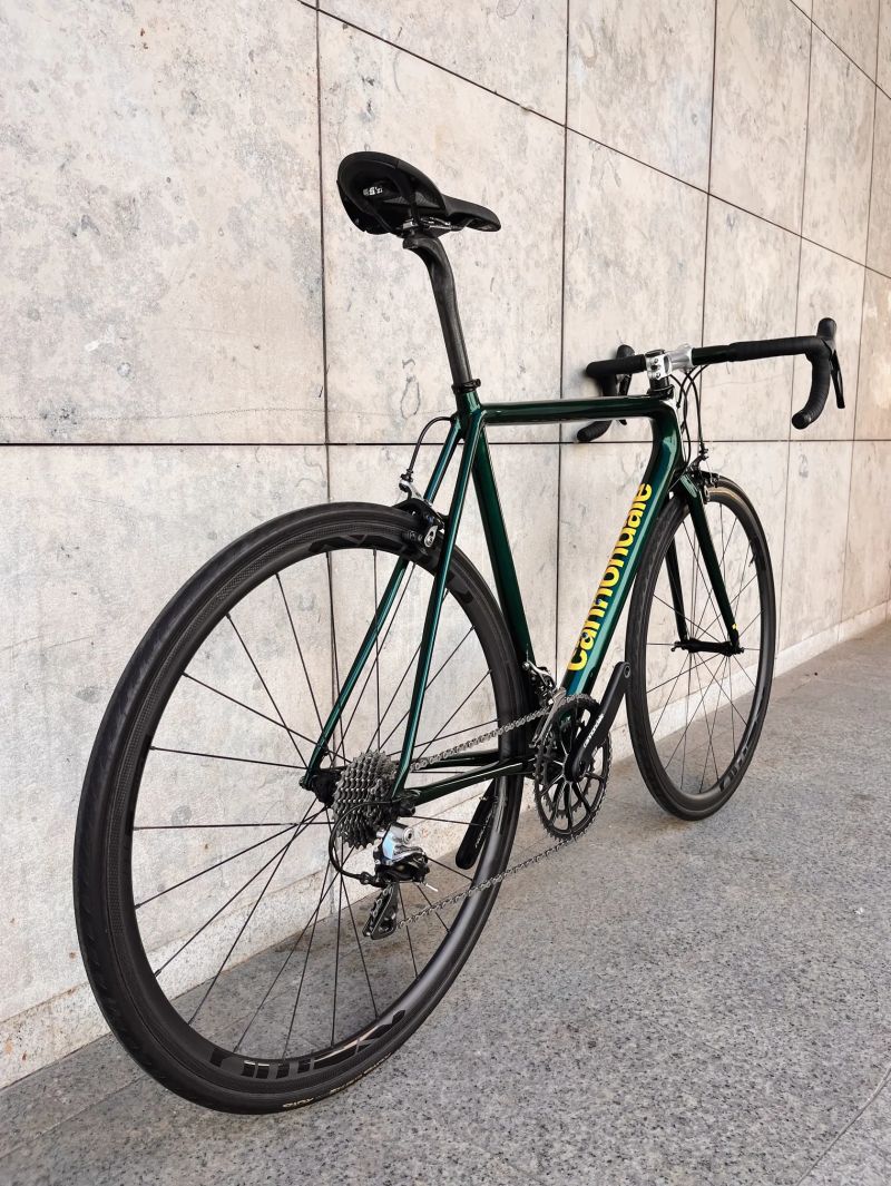 Custom silniční kolo Cannondale SuperSix Hi-Mod váha 5,99 kg 