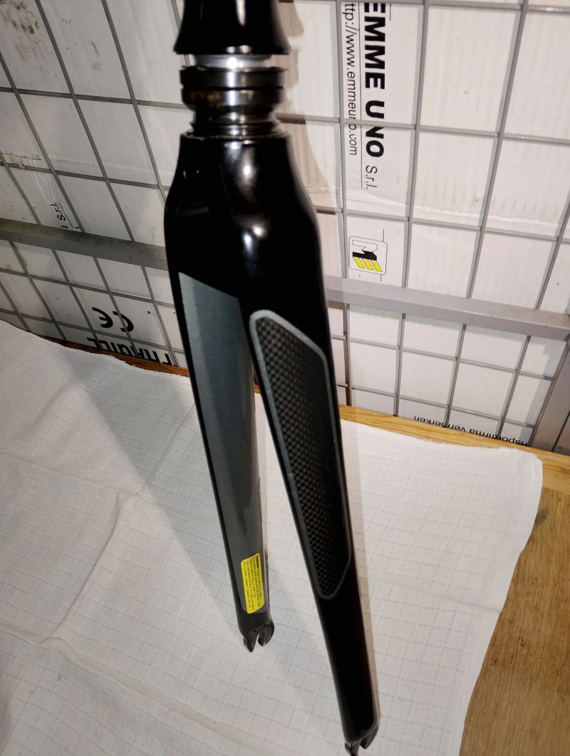 Použité díly Specialized na silniční kolo 