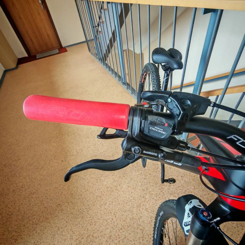 Kross Level 10.0 black/red/graphite mate - M/17.5