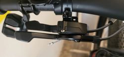 BONTRAGER DropLock - Ovládací páčky pro zamykání vidlice, tlumiče a teleskopické sedlovky