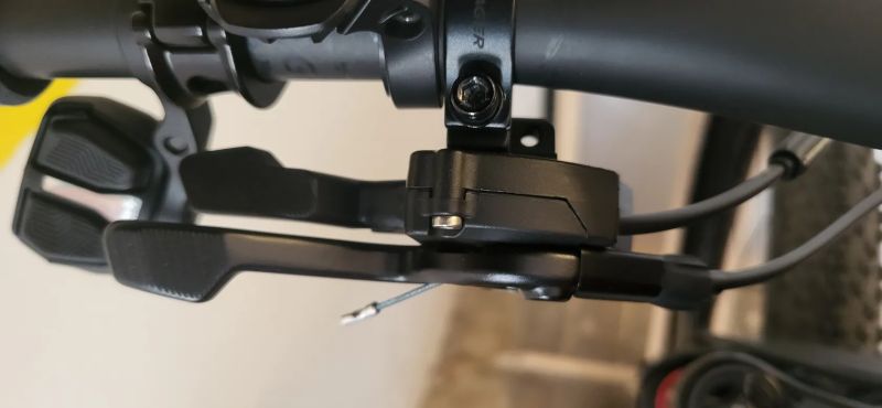 BONTRAGER DropLock - Ovládací páčky pro zamykání vidlice, tlumiče a teleskopické sedlovky