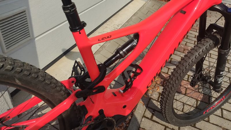 Elektrokolo Specialized LEVO karbon vel.L