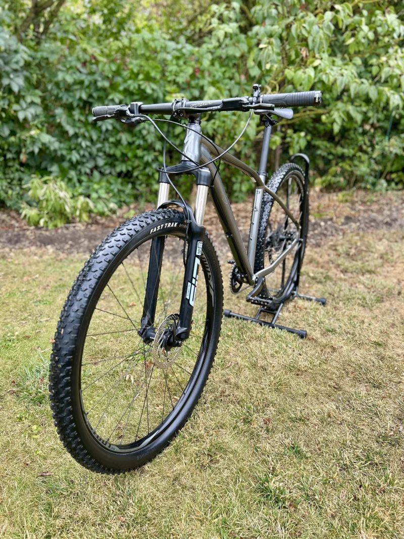 Specialized Rockhopper 29" M – šedo/černý, po servisu 🚴‍♂️