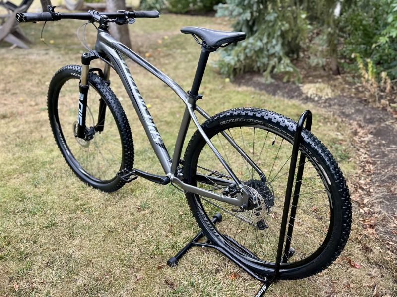 Specialized Rockhopper 29" M – šedo/černý, po servisu 🚴‍♂️