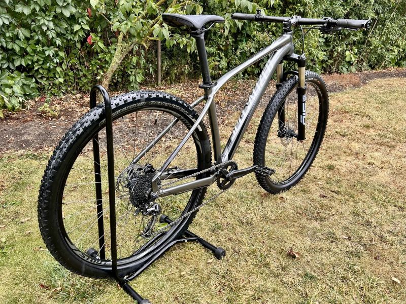 Specialized Rockhopper 29" M – šedo/černý, po servisu 🚴‍♂️