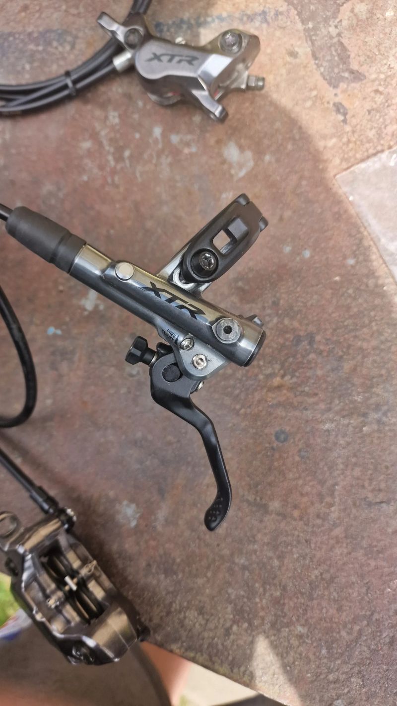 Set 4 pístkových brzd shimano XTR + závodní galfer desky
