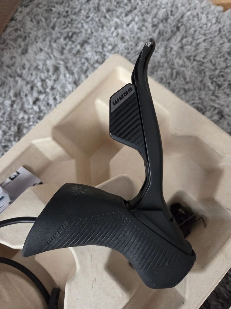 Řadicí a brzdové páky Sram sada brzd - Rival eTap AXS D1 2x12 + třmen Rival Flat