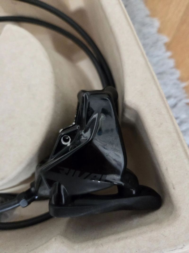 Řadicí a brzdové páky Sram sada brzd - Rival eTap AXS D1 2x12 + třmen Rival Flat