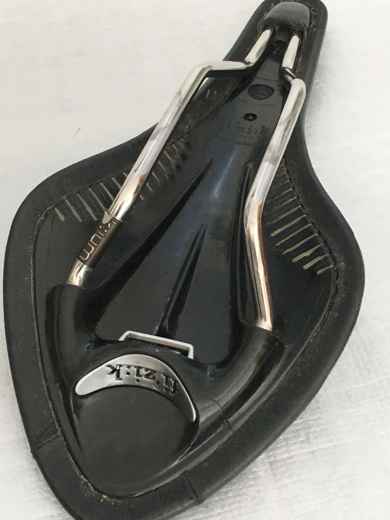 Sedlo Fizik Arione CX černé