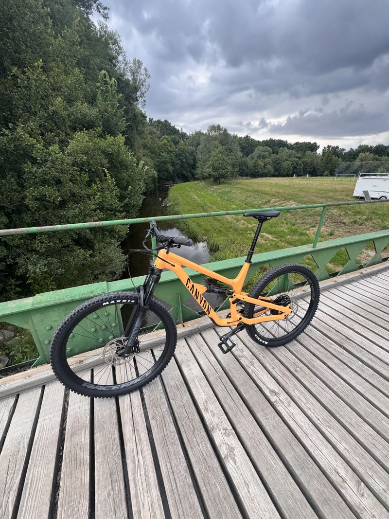 (REZERVOVÁNO) Canyon Spectral 5