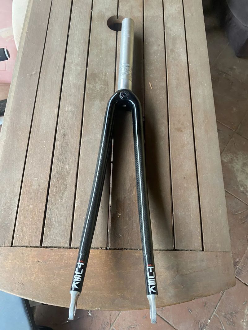 Columbus Tusk carbon 700c