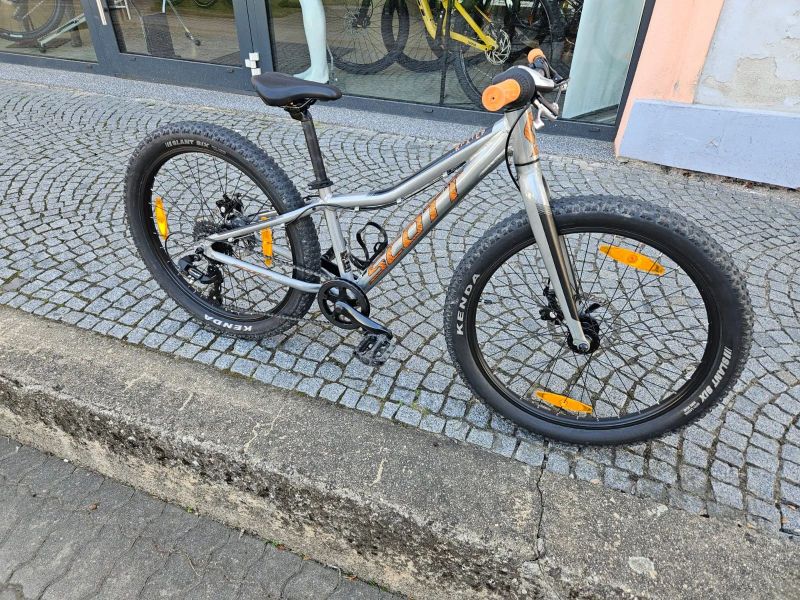 Scott Roxter 24 