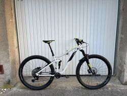 Cube Stereo 120 race 29" horské celoodpužené kolo mtb traivolé